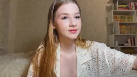 Snapshot of sweettbabyye chatting on September 25, 4:54 pm Lisa online show from September 25, 4:54 pm