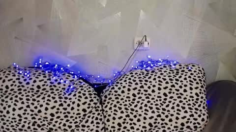 SweetTChloe online show from June 7, 1:15 pm