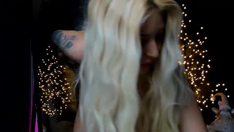 Snapshot of sweettheaa_ chatting on November 28, 7:55 am Jessica online show from November 28, 7:55 am