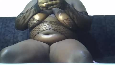 sweettlove1 online show from December 1, 9:15 pm