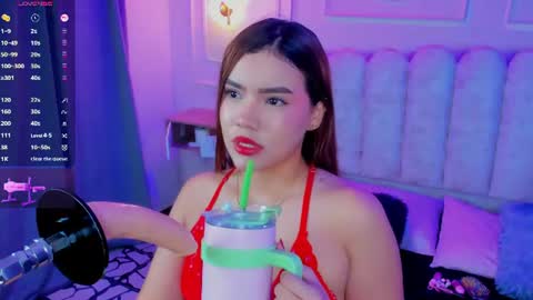 Snapshot of sweetty_emma chatting on July 21, 1:02 pm Emma online show from July 21, 1:02 pm