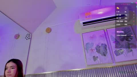Snapshot of sweetty_emma chatting on August 4, 2:59 am Emma online show from August 4, 2:59 am