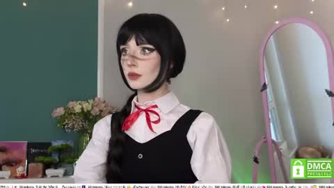 Snapshot of sweetuniporn chatting on June 18, 9:14 am Elis a little vacation Ill be here Saturday my schedules in bio online show from June 18, 9:14 am