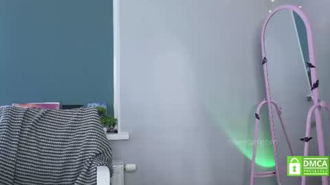 Snapshot of sweetuniporn chatting on July 18, 6:39 am Elis a little vacation Ill be here Saturday my schedules in bio online show from July 18, 6:39 am