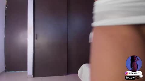 Snapshot of sweetviolet___ chatting on November 20, 12:05 pm sweetviolet___ online show from November 20, 12:05 pm