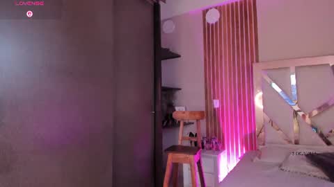 sweetviolet___ online show from July 24, 12:14 pm