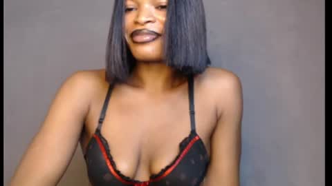 sweetxxboobsx online show from June 25, 9:03 am