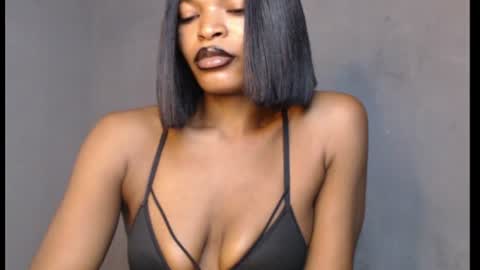 sweetxxboobsx online show from July 4, 8:31 am