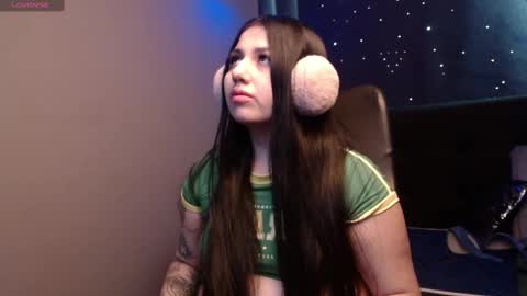 Ashley 3 online show from February 20, 2:35 pm