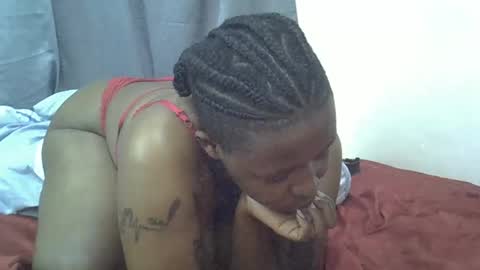 Snapshot of sweety_ass_ chatting on November 15, 2:31 am SweetAss online show from November 15, 2:31 am