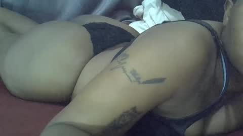 Snapshot of sweety_ass_ chatting on December 18, 9:54 pm SweetAss online show from December 18, 9:54 pm