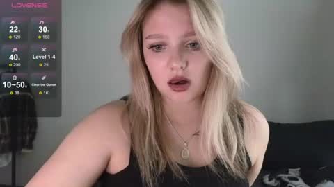 Snapshot of sweety_bettyyy chatting on July 1, 11:01 am Betty online show from July 1, 11:01 am