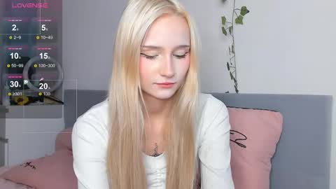 l1sa spears online show from October 31, 10:00 pm