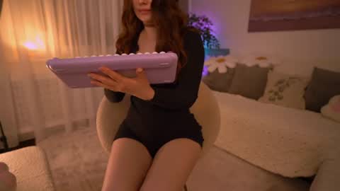 Snapshot of sweety_rinushka_ chatting on July 10, 6:43 pm Katerina online show from July 10, 6:43 pm