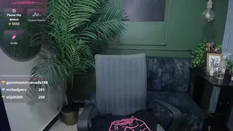 Snapshot of sweety_smilee chatting on September 28, 1:16 pm Emma online show from September 28, 1:16 pm