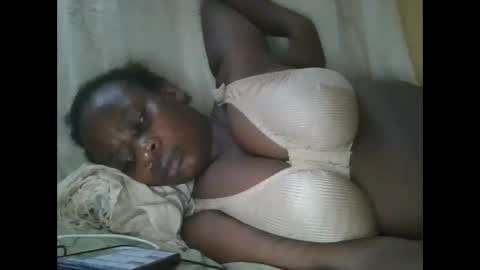 sweetyass25 online show from November 12, 7:03 pm