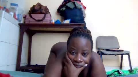 Snapshot of sweetyass25 chatting on July 27, 7:26 am sweetyass25 online show from July 27, 7:26 am