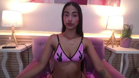 Snapshot of sweetylally chatting on June 8, 11:54 am LAURA online show from June 8, 11:54 am