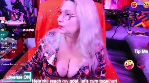 Snapshot of sweetylisahard chatting on December 14, 11:26 am Lisa online show from December 14, 11:26 am