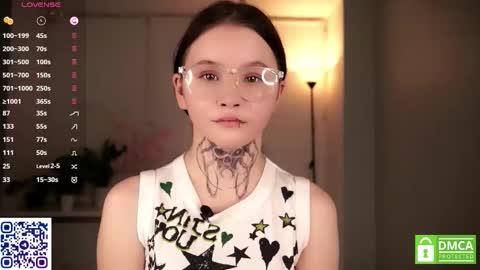 Snapshot of sweetyoops chatting on November 22, 6:18 pm Astrid online show from November 22, 6:18 pm