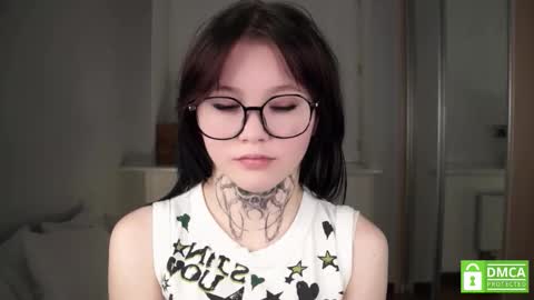 Snapshot of sweetyoops chatting on December 1, 7:52 pm Astrid online show from December 1, 7:52 pm