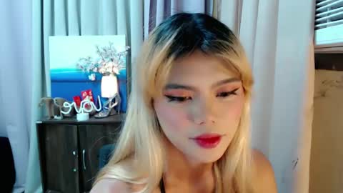 Snapshot of sweetytrannygirlxx chatting on December 6, 4:36 am Megan online show from December 6, 4:36 am