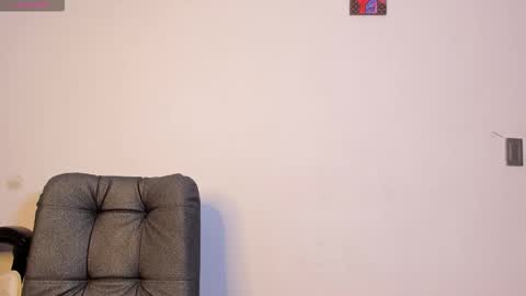 Snapshot of swet_lovee_ chatting on March 9, 11:03 am Your dream online show from March 9, 11:03 am