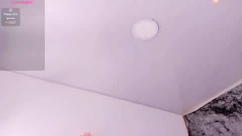 Snapshot of swet_lovee_ chatting on June 13, 2:15 pm Your dream online show from June 13, 2:15 pm