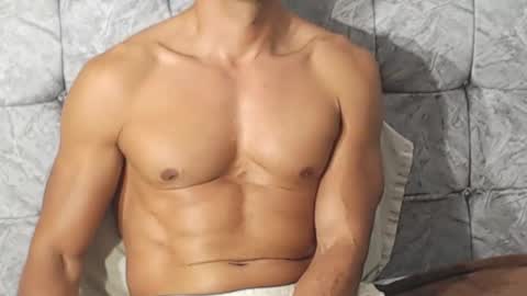    ------- Hi Im Willy  follow me do not forget to put the thumb up  online show from November 18, 11:59 pm