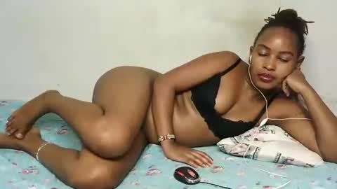 swt_bby online show from May 3, 10:49 pm