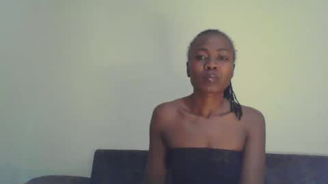 Snapshot of swtebony1 chatting on December 29, 10:14 pm ALICIA online show from December 29, 10:14 pm