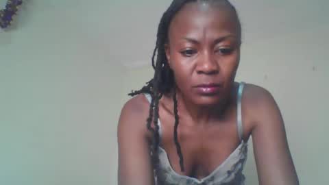 Snapshot of swtebony1 chatting on November 21, 10:19 pm ALICIA online show from November 21, 10:19 pm