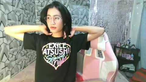Snapshot of sydnyxox1 chatting on June 18, 6:01 pm sydnyxox1 online show from June 18, 6:01 pm