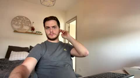 syl092 online show from April 25, 1:41 pm
