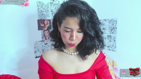 Snapshot of sylphy17 chatting on December 14, 12:23 pm sylphy17 online show from December 14, 12:23 pm