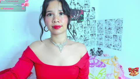 Snapshot of sylphy17 chatting on December 15, 1:02 am sylphy17 online show from December 15, 1:02 am