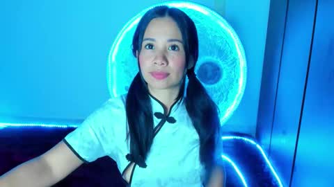 Snapshot of sylphy17 chatting on October 14, 1:50 am sylphy17 online show from October 14, 1:50 am