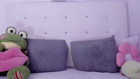 Snapshot of symphonny1 chatting on December 22, 7:11 pm symphonny online show from December 22, 7:11 pm