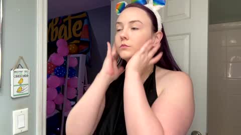 Snapshot of syndica chatting on April 25, 11:24 pm Jennah online show from April 25, 11:24 pm