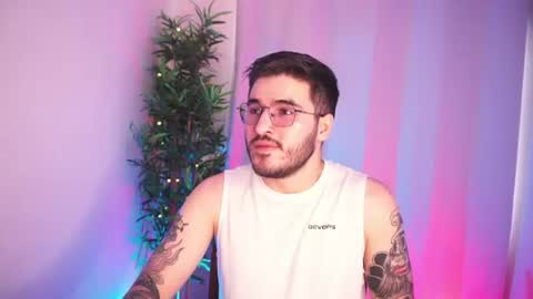 t0ny_wylie online show from June 10, 2:49 pm