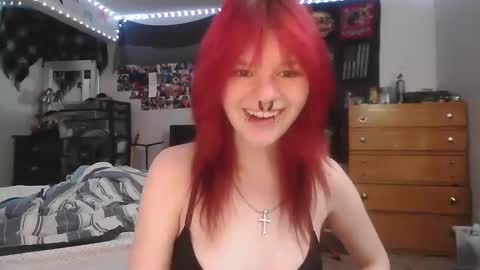 Snapshot of t3mpor4rybliss chatting on December 19, 5:58 am t3mpor4rybliss online show from December 19, 5:58 am