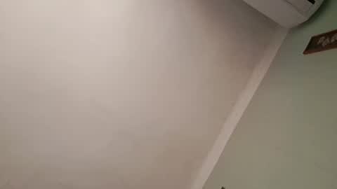 Snapshot of t_huracane chatting on January 25, 5:40 am Huracane online show from January 25, 5:40 am