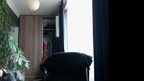 Snapshot of t_huracane chatting on January 27, 7:35 am Huracane online show from January 27, 7:35 am