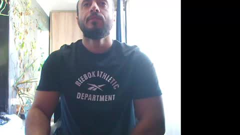 Snapshot of t_huracane chatting on December 3, 10:02 am Huracane online show from December 3, 10:02 am