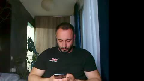 Huracane online show from May 3, 3:40 pm