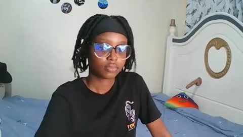 Snapshot of t_okyo chatting on October 31, 5:52 am TOKYO online show from October 31, 5:52 am