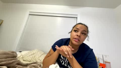 Snapshot of t_princess_t chatting on February 3, 2:36 am t_princess_t online show from February 3, 2:36 am