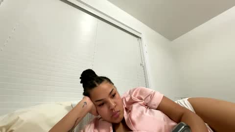 Snapshot of t_princess_t chatting on February 17, 5:36 am t_princess_t online show from February 17, 5:36 am