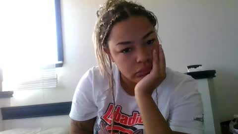 Snapshot of t_princess_t chatting on September 8, 3:22 pm t_princess_t online show from September 8, 3:22 pm