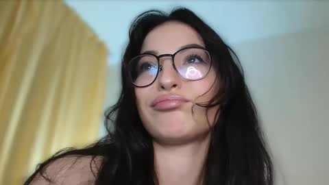 T A A H I R A online show from February 5, 11:39 pm